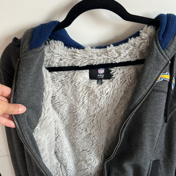 Chargers NFL sweater - Picture 4 of 6